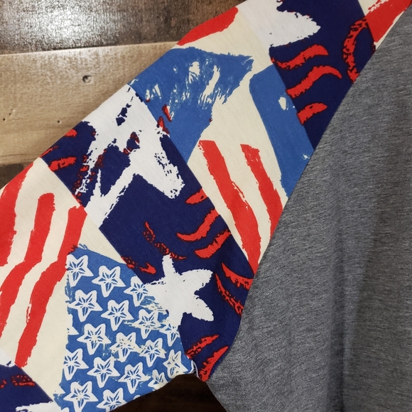 Lularoe Randy with stars & stripes sleeves raglan - Picture 7 of 8